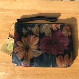 ✨NWT✨Patricia Nash Designs Cassini Wristlet